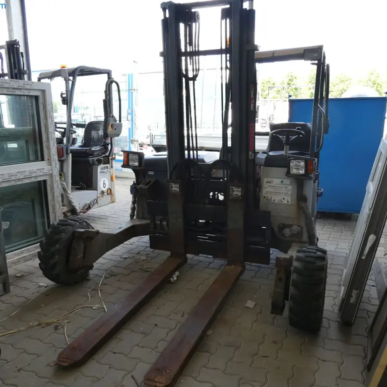 Truck-mounted forklift Cargotec Irland Moffett M4 25.3 NX