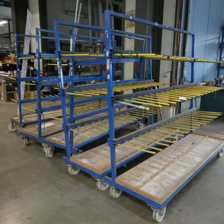 50 Chariots de stockage et de transport
