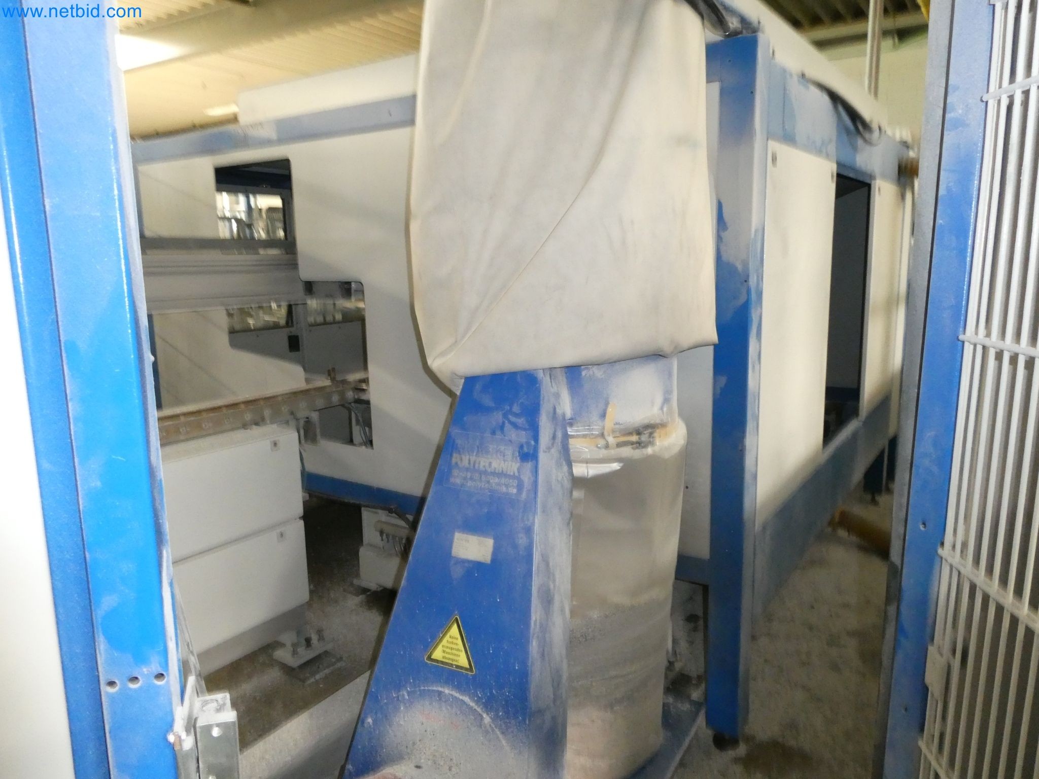 Machines pour la fabrication de fenêtres et de portes en plastique-10