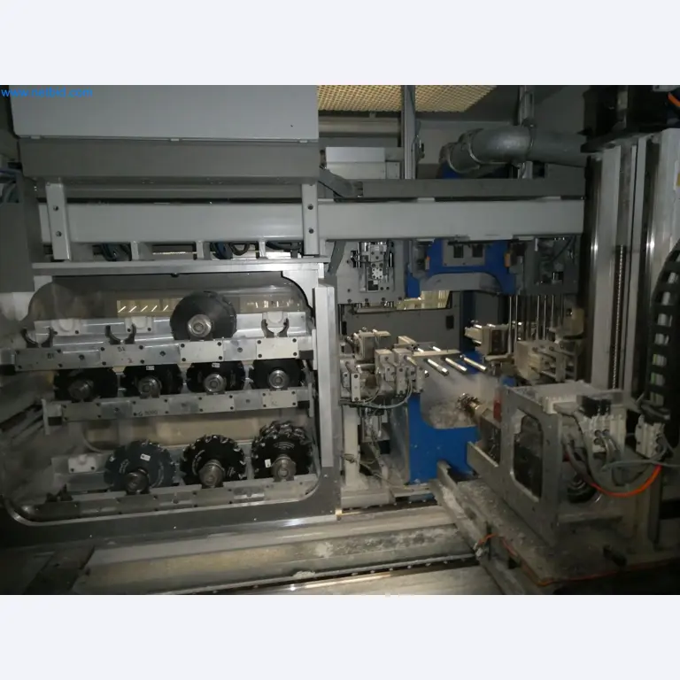 Machines pour la fabrication de fenêtres et de portes en plastique-11