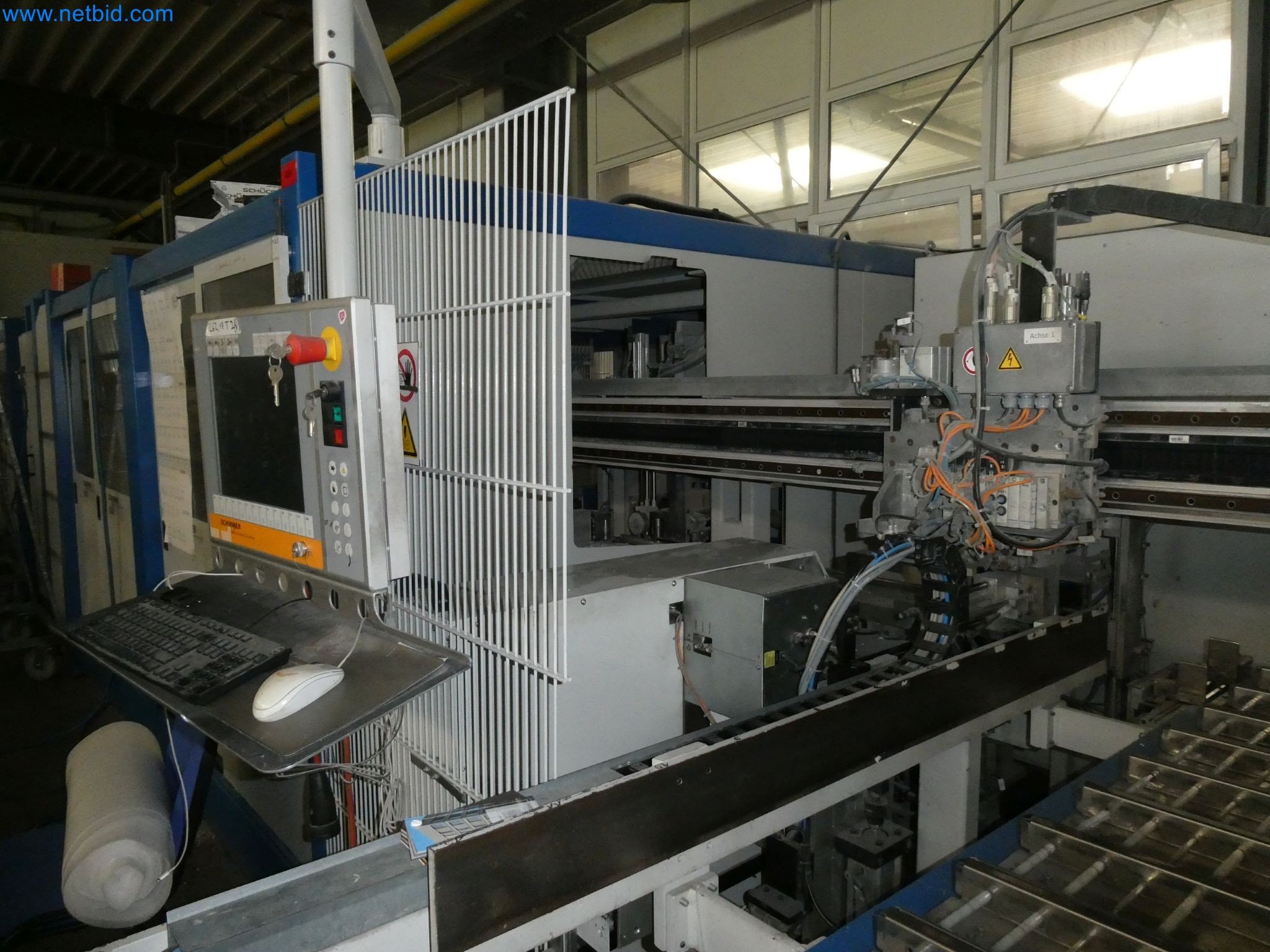 Machines pour la fabrication de fenêtres et de portes en plastique-13