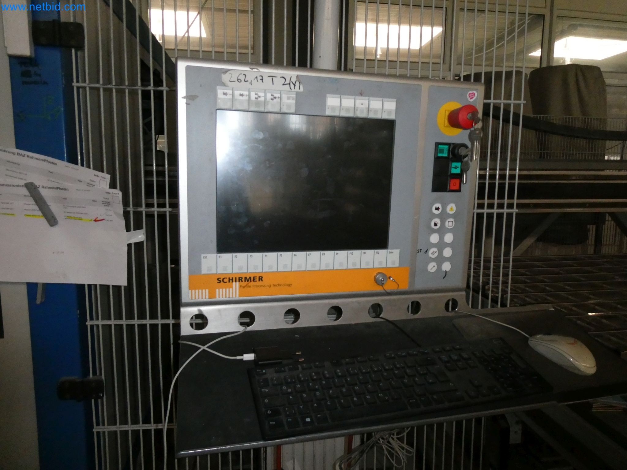 Machines pour la fabrication de fenêtres et de portes en plastique-14