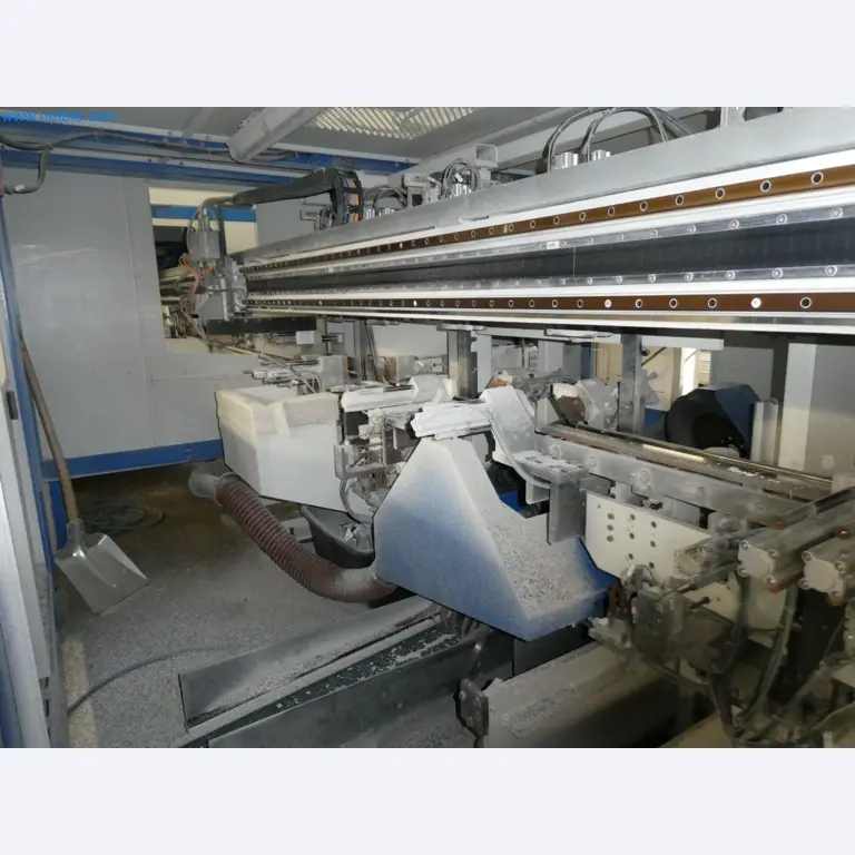 Machines pour la fabrication de fenêtres et de portes en plastique-16