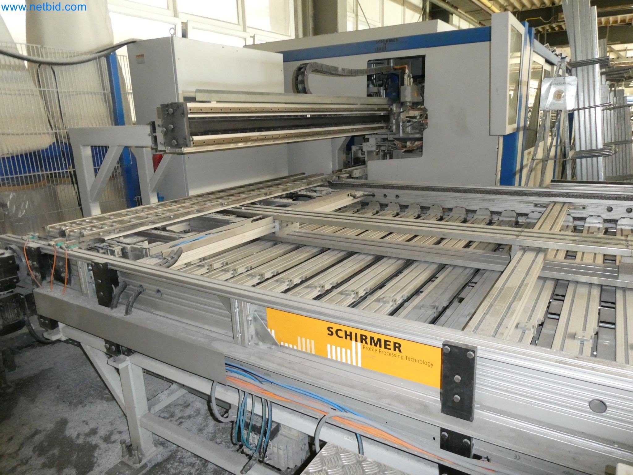 Machines pour la fabrication de fenêtres et de portes en plastique-20