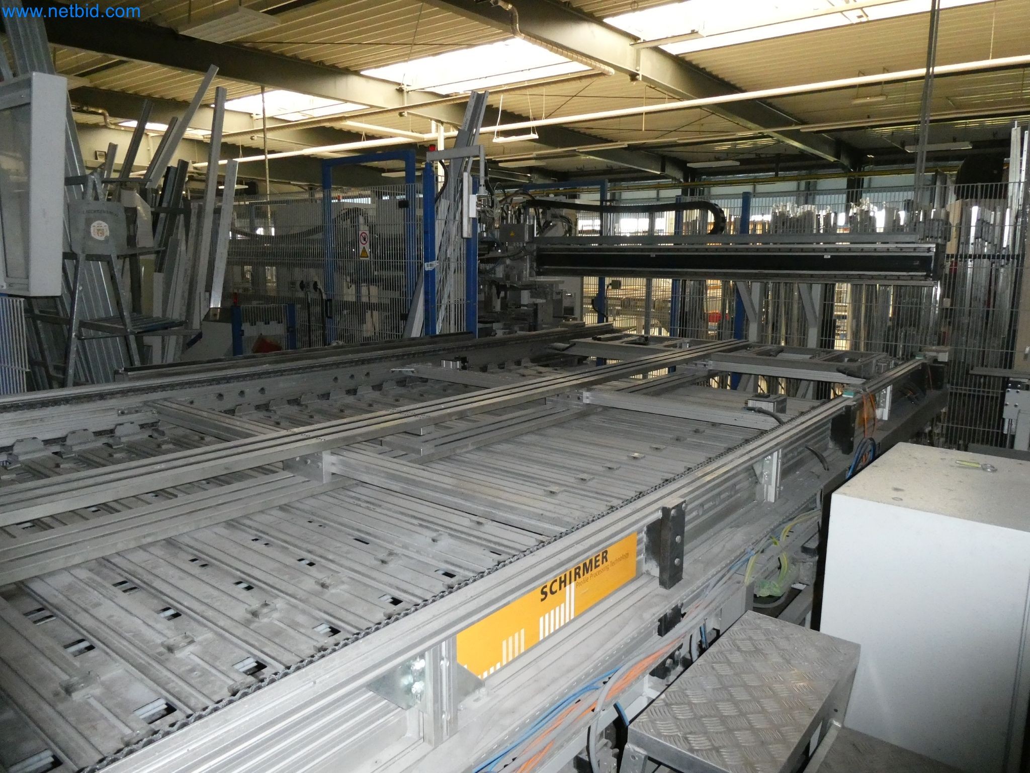 Machines pour la fabrication de fenêtres et de portes en plastique-21