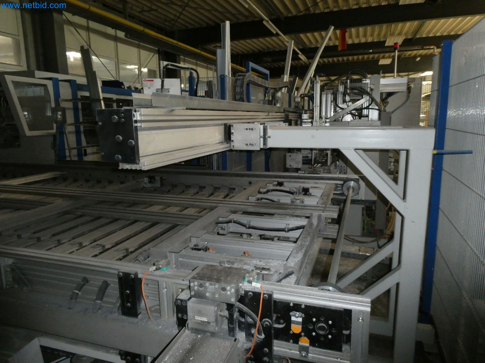 Machines pour la fabrication de fenêtres et de portes en plastique-22