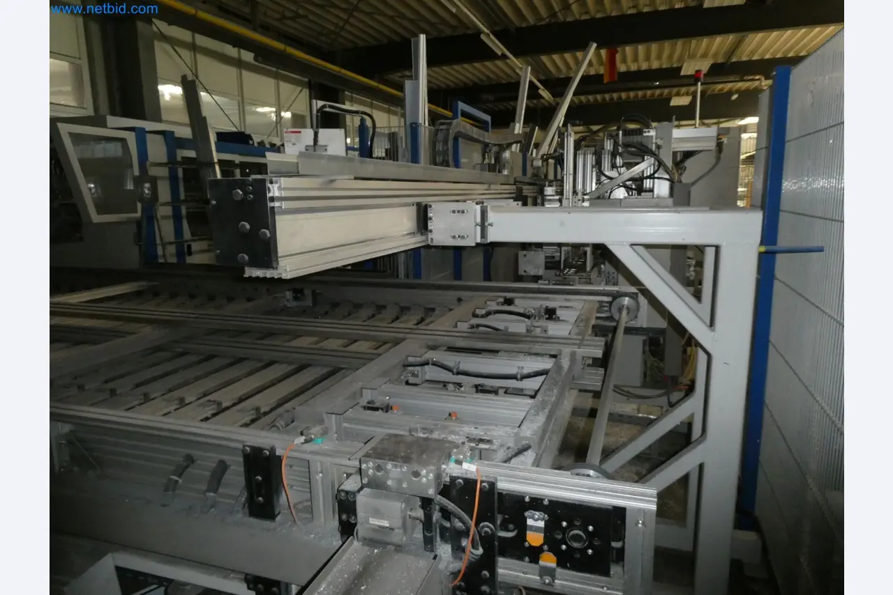 Machines pour la fabrication de fenêtres et de portes en plastique-22