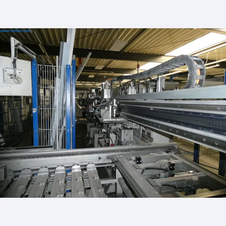 Machines pour la fabrication de fenêtres et de portes en plastique-23