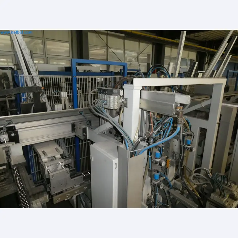 Machines pour la fabrication de fenêtres et de portes en plastique-24