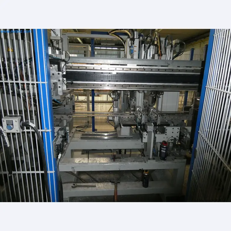 Machines pour la fabrication de fenêtres et de portes en plastique-28
