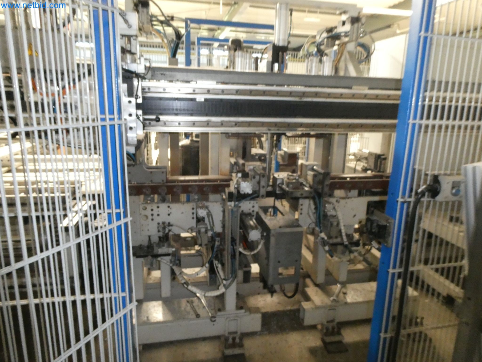 Machines pour la fabrication de fenêtres et de portes en plastique-29