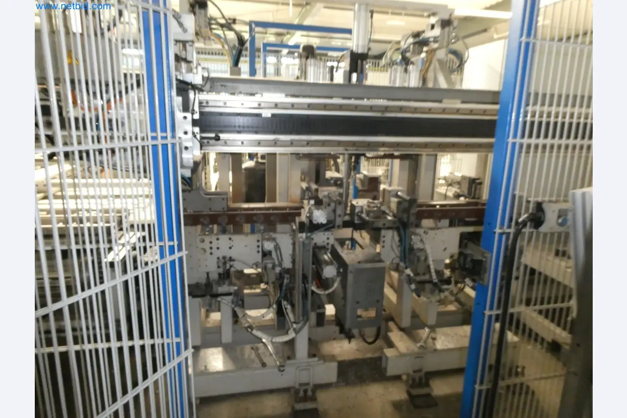 Machines pour la fabrication de fenêtres et de portes en plastique-29