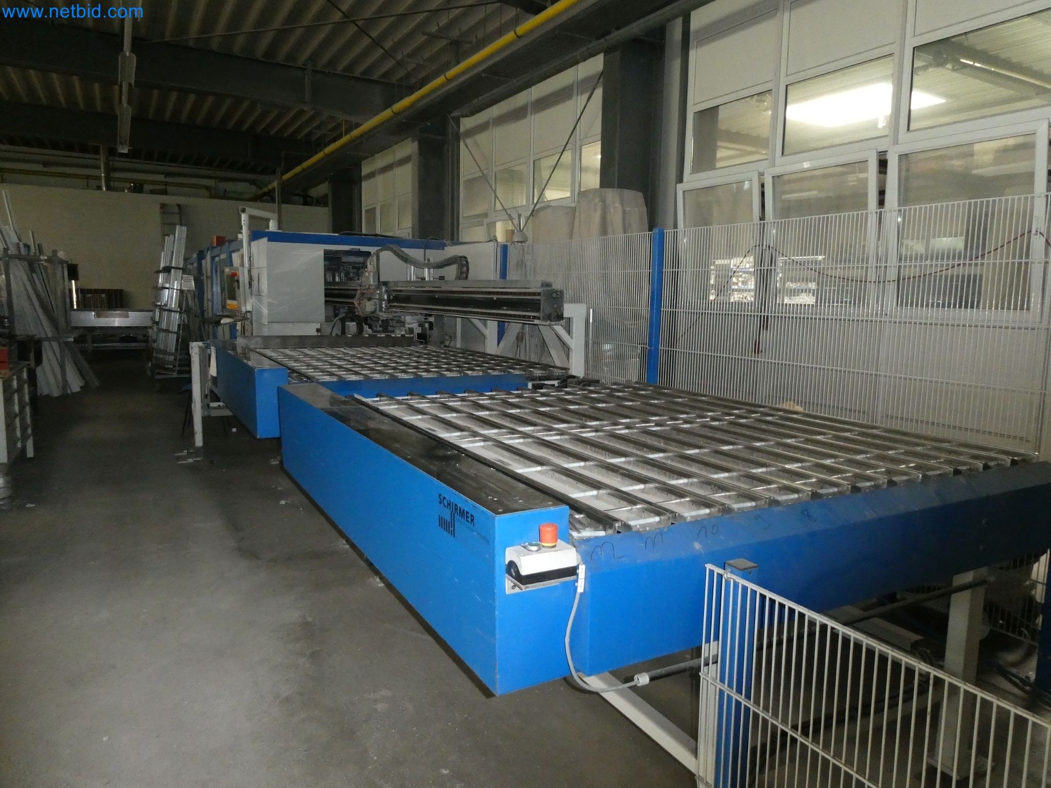 Machines pour la fabrication de fenêtres et de portes en plastique-2