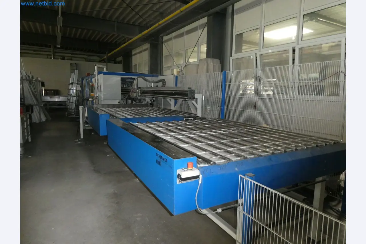 Machines pour la fabrication de fenêtres et de portes en plastique-2