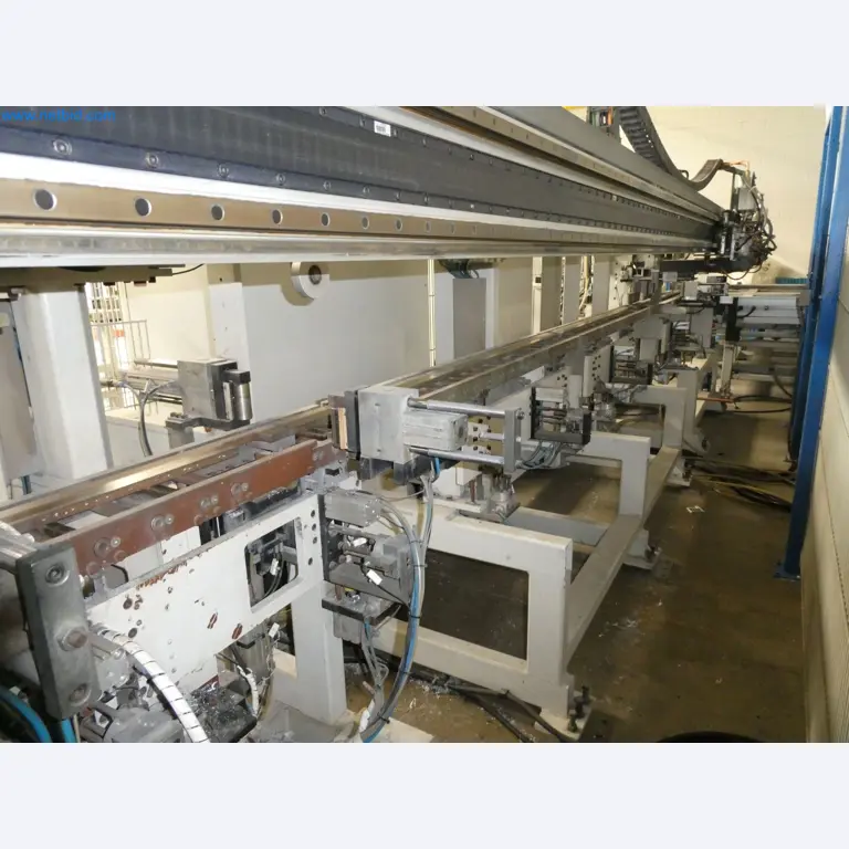 Machines pour la fabrication de fenêtres et de portes en plastique-30