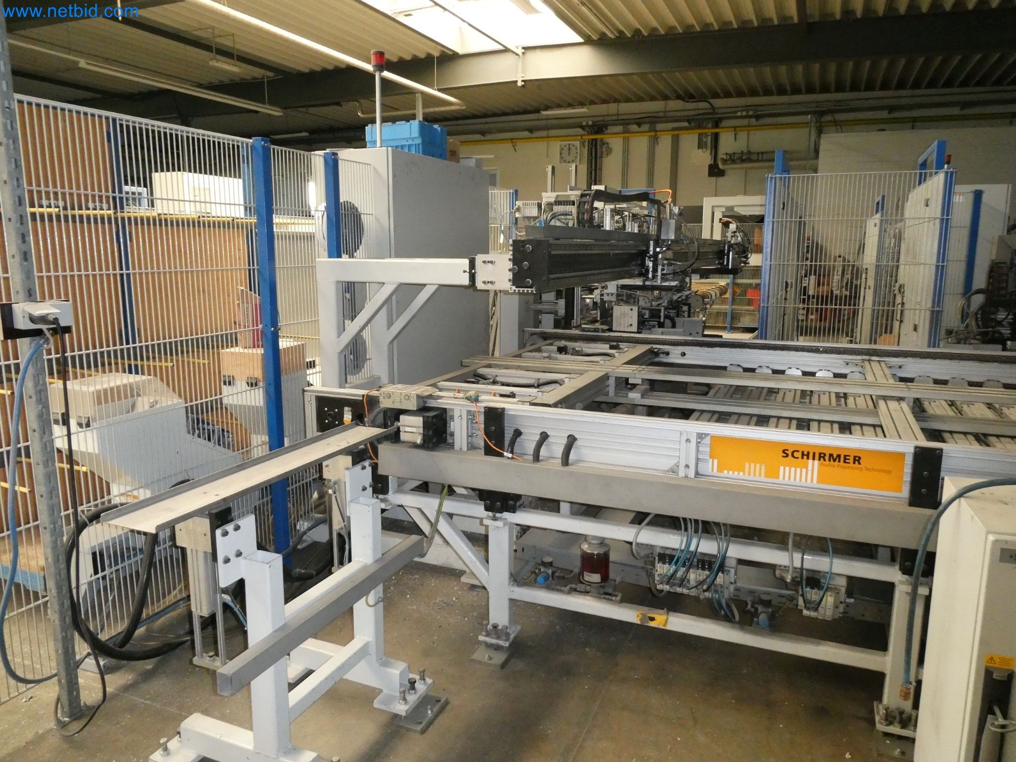 Machines pour la fabrication de fenêtres et de portes en plastique-32