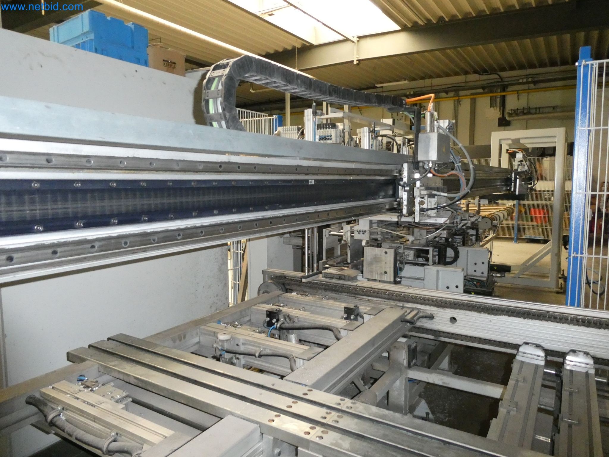Machines pour la fabrication de fenêtres et de portes en plastique-34