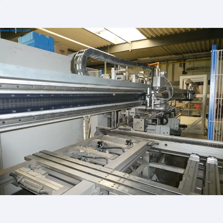 Machines pour la fabrication de fenêtres et de portes en plastique-34