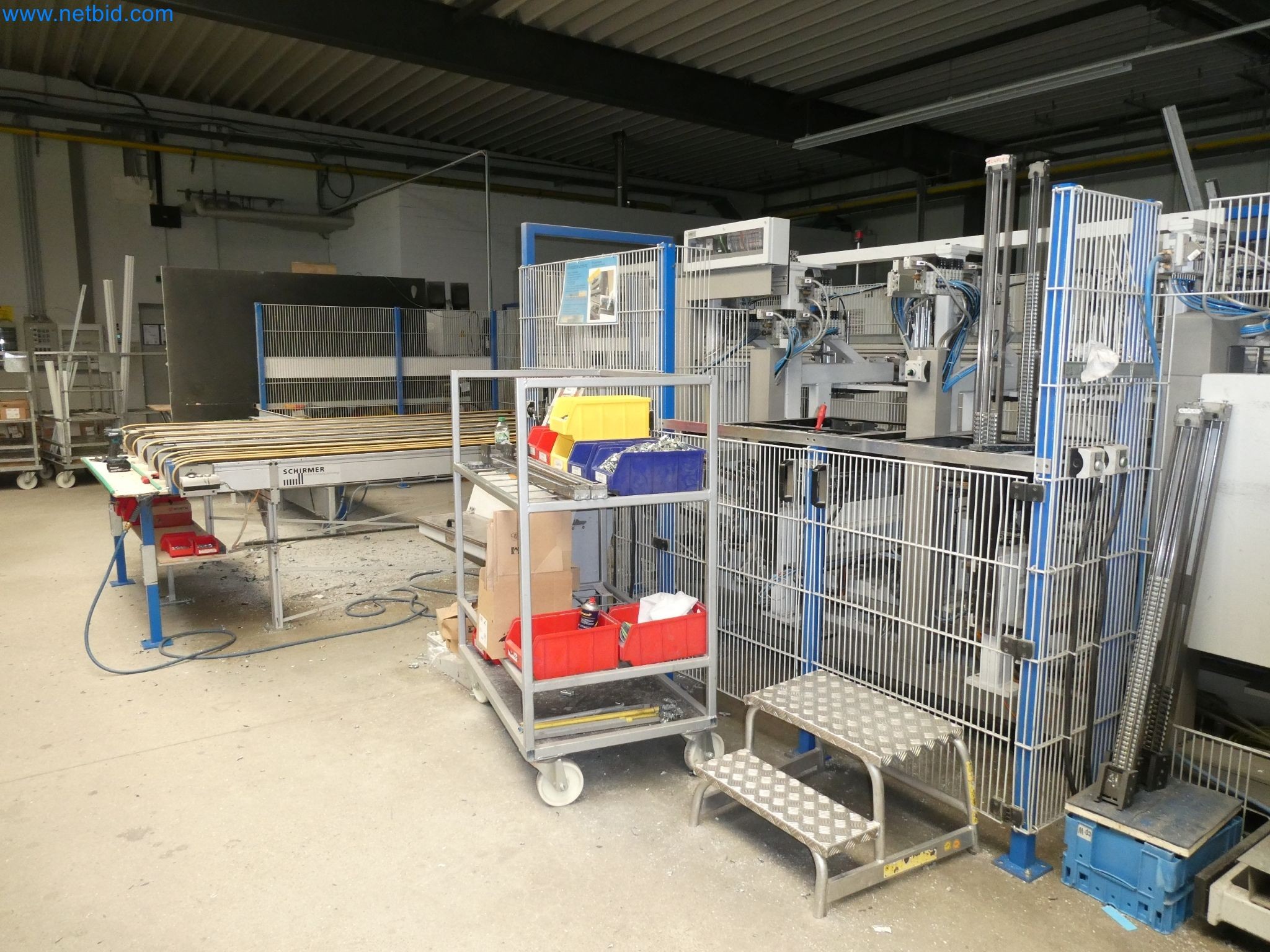 Machines pour la fabrication de fenêtres et de portes en plastique-35
