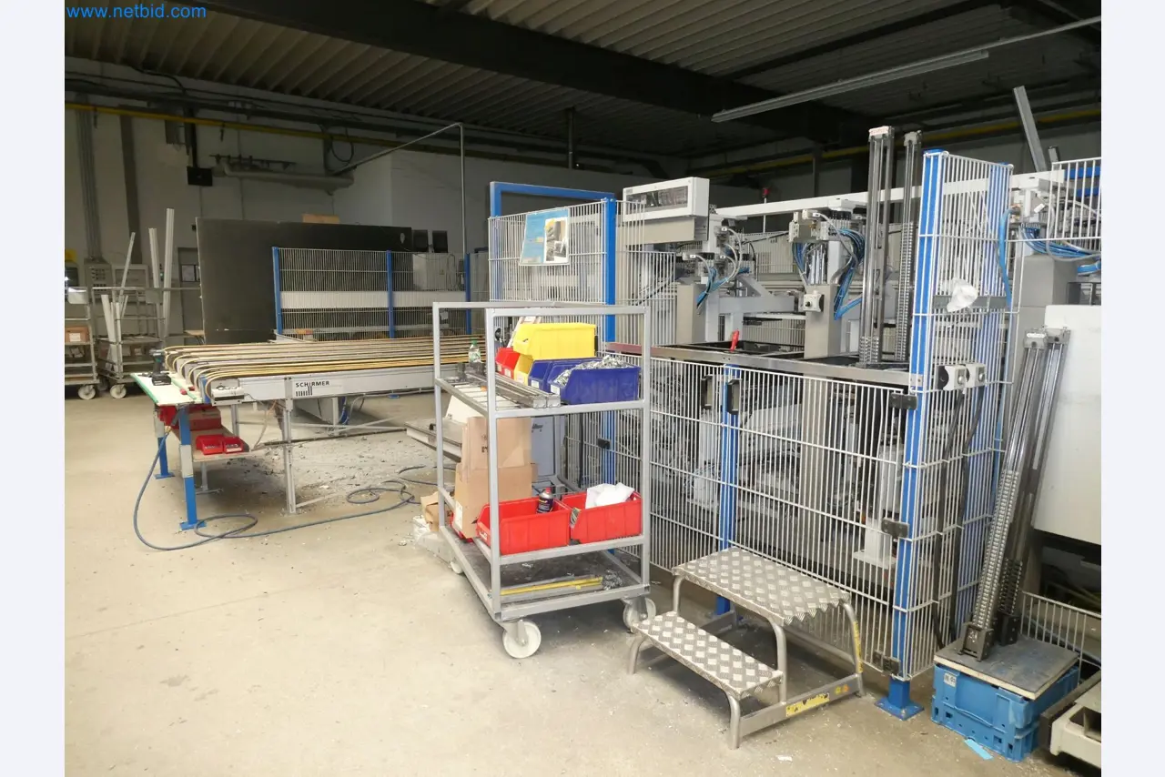 Machines pour la fabrication de fenêtres et de portes en plastique-35