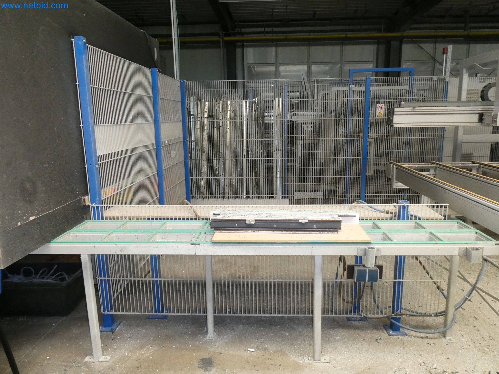 Machines pour la fabrication de fenêtres et de portes en plastique-38
