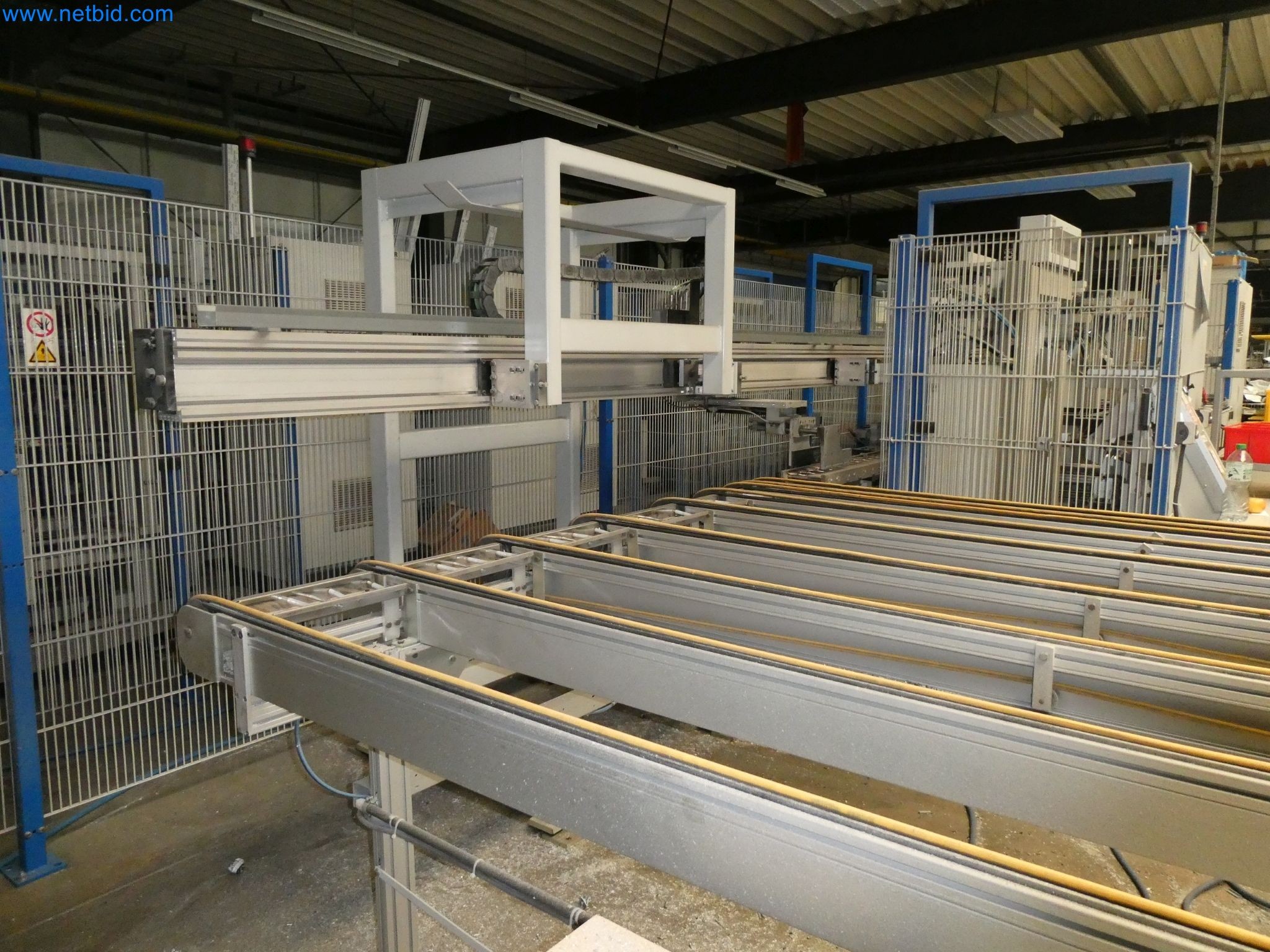 Machines pour la fabrication de fenêtres et de portes en plastique-39