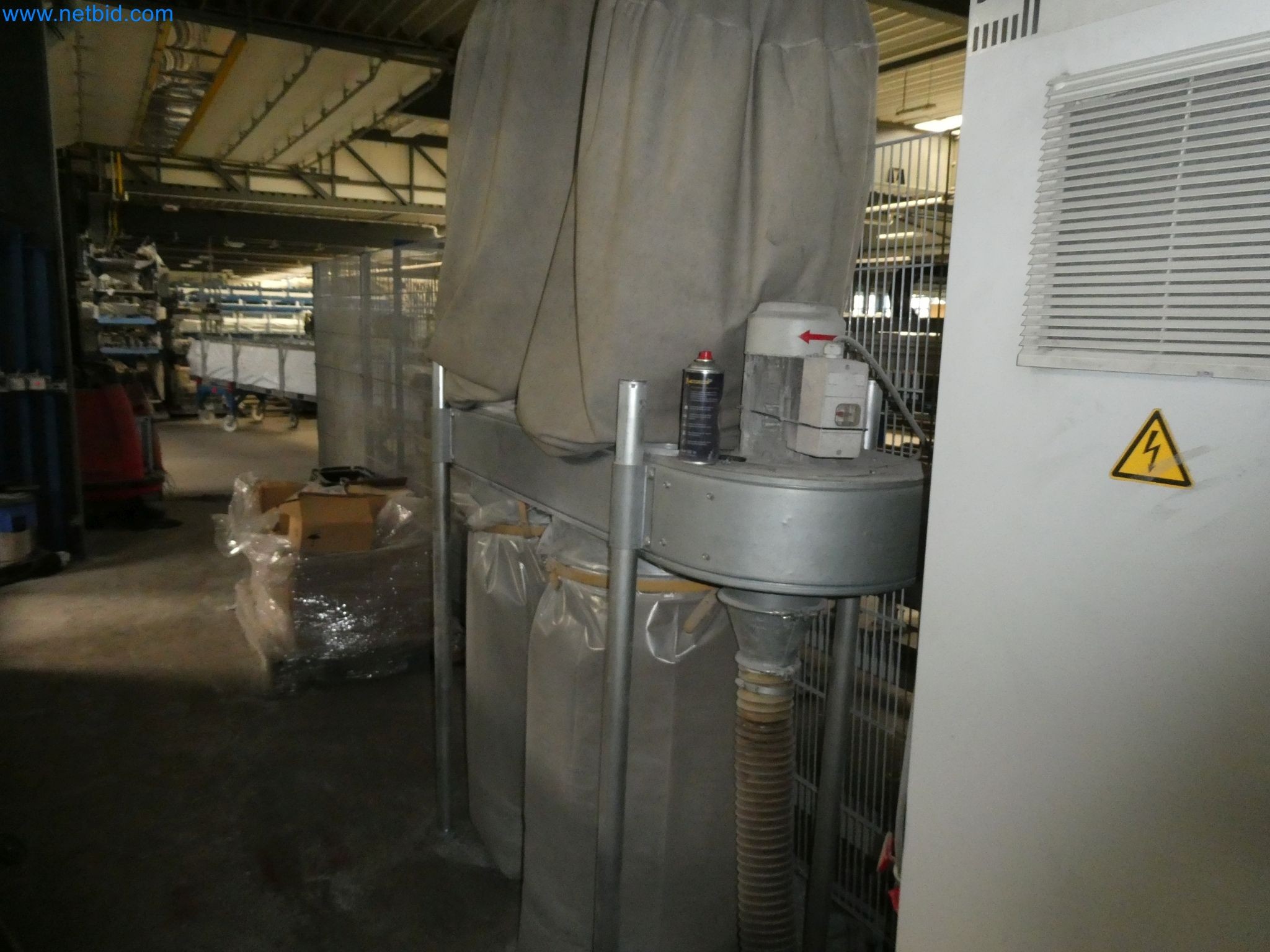 Machines pour la fabrication de fenêtres et de portes en plastique-4