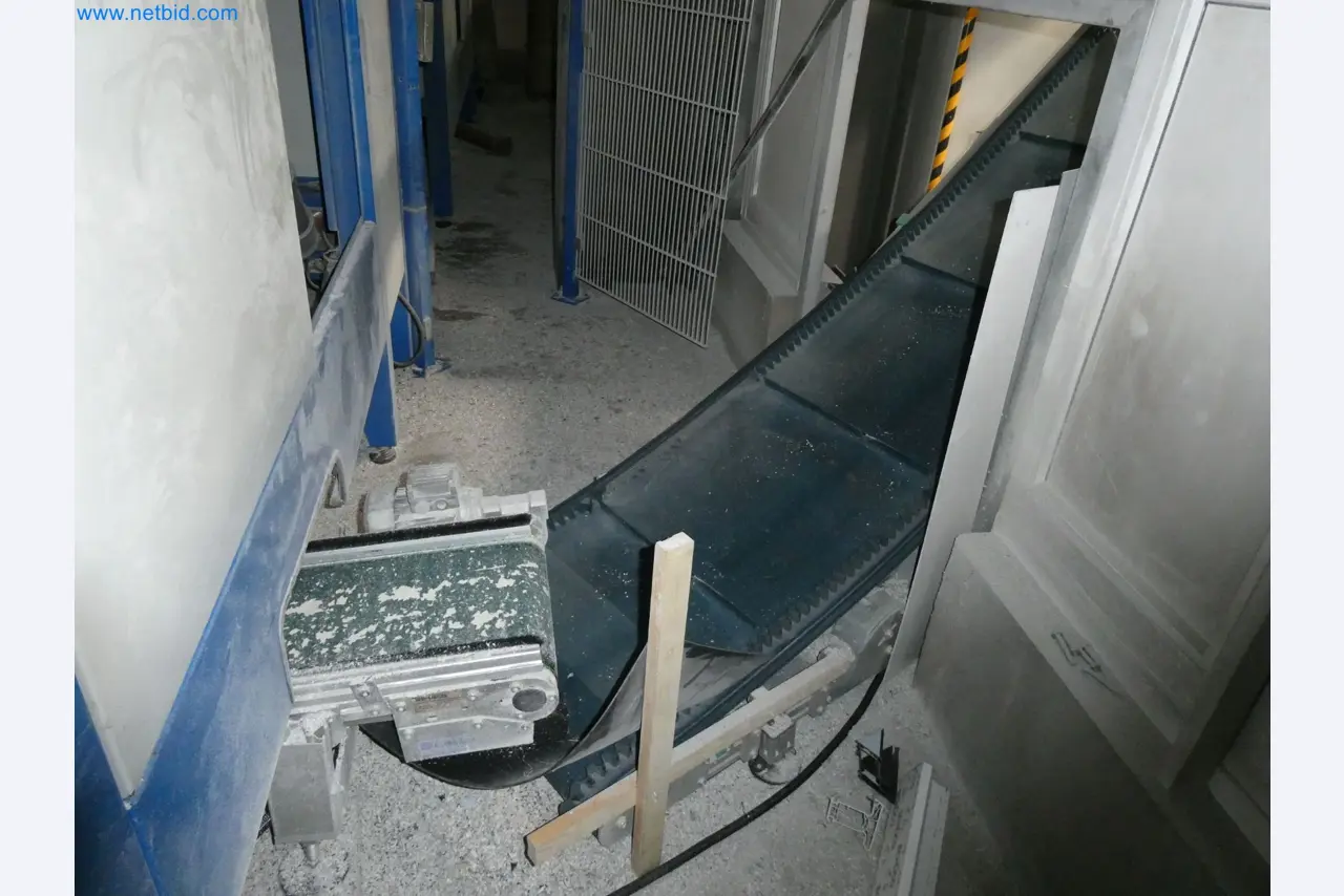 Machines pour la fabrication de fenêtres et de portes en plastique-6