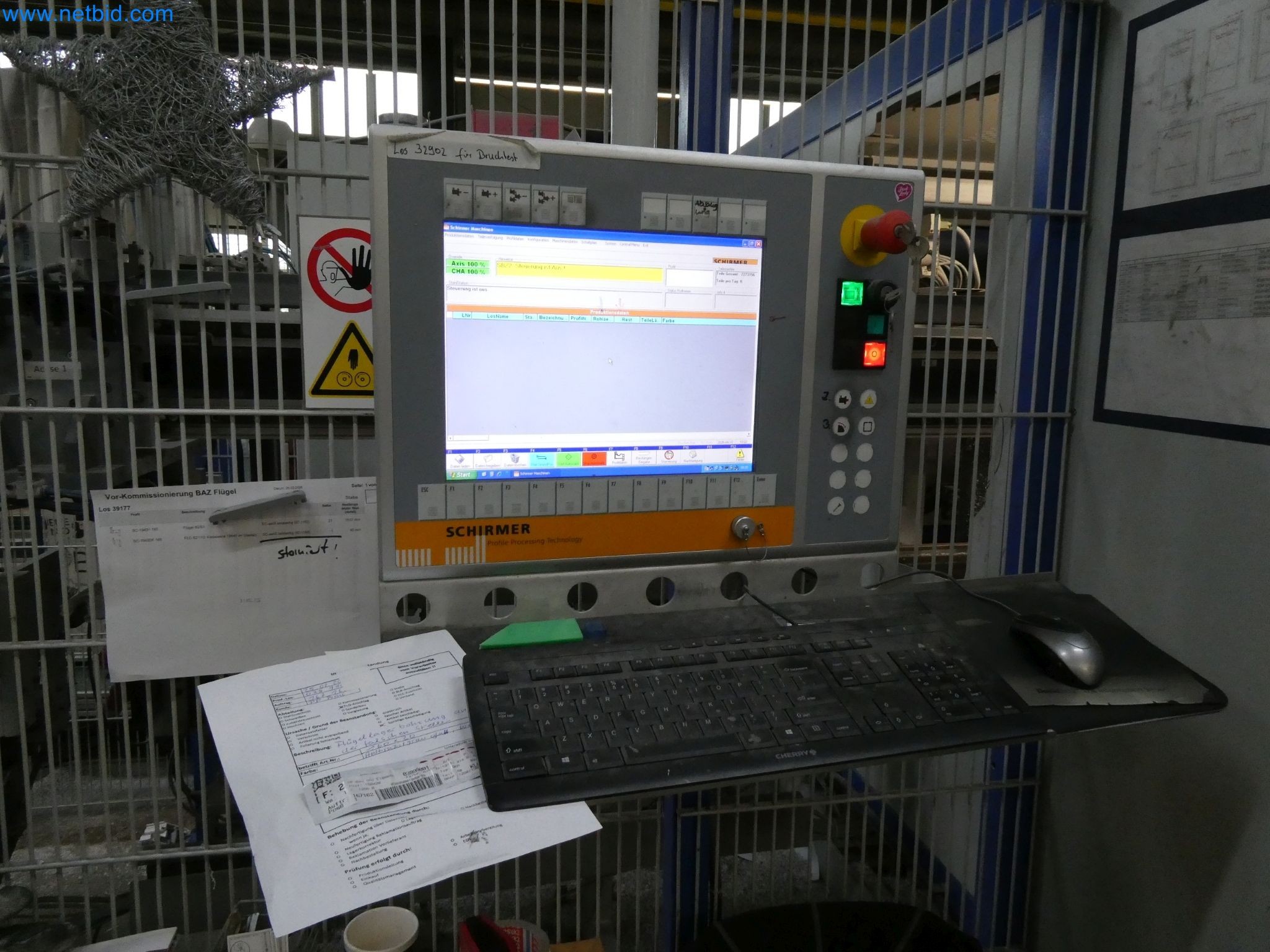 Machines pour la fabrication de fenêtres et de portes en plastique-10