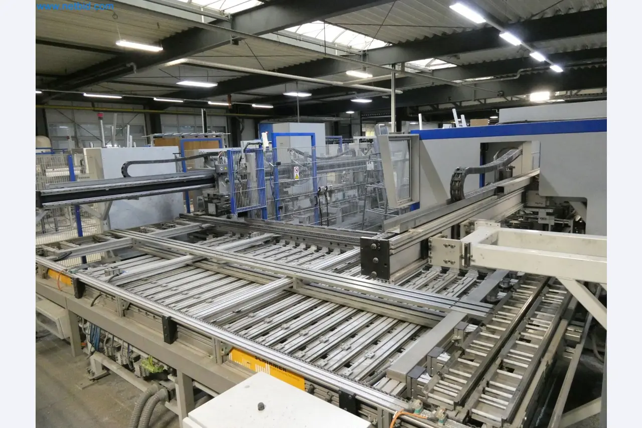 Machines pour la fabrication de fenêtres et de portes en plastique-12