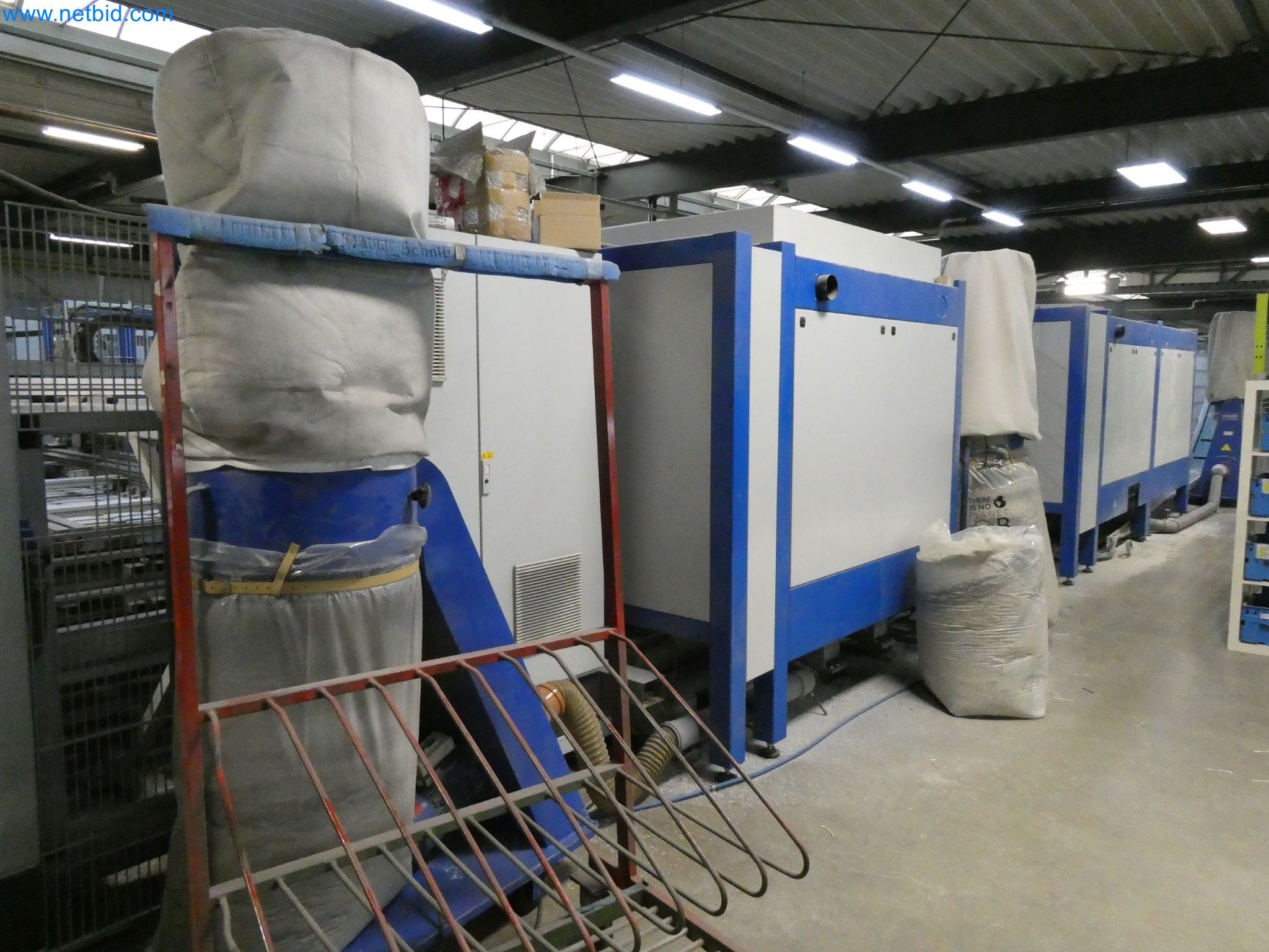 Machines pour la fabrication de fenêtres et de portes en plastique-14
