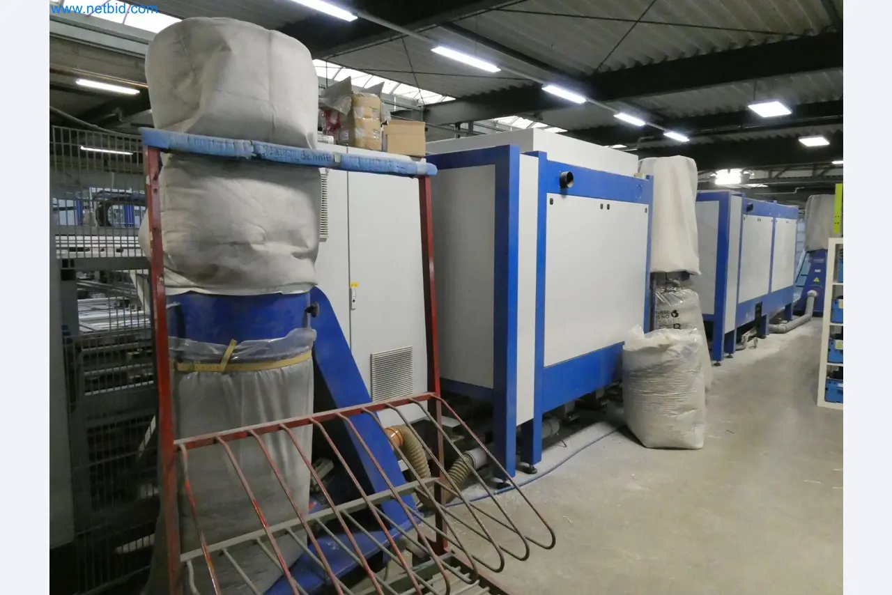 Machines pour la fabrication de fenêtres et de portes en plastique-14