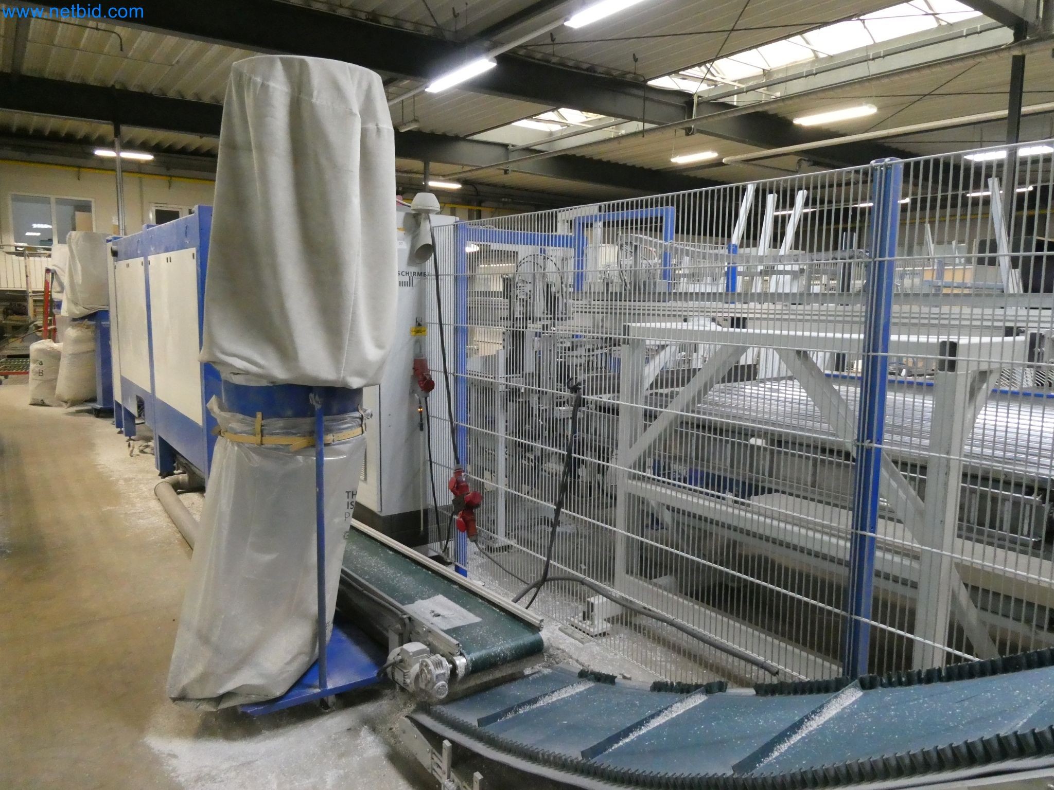 Machines pour la fabrication de fenêtres et de portes en plastique-15