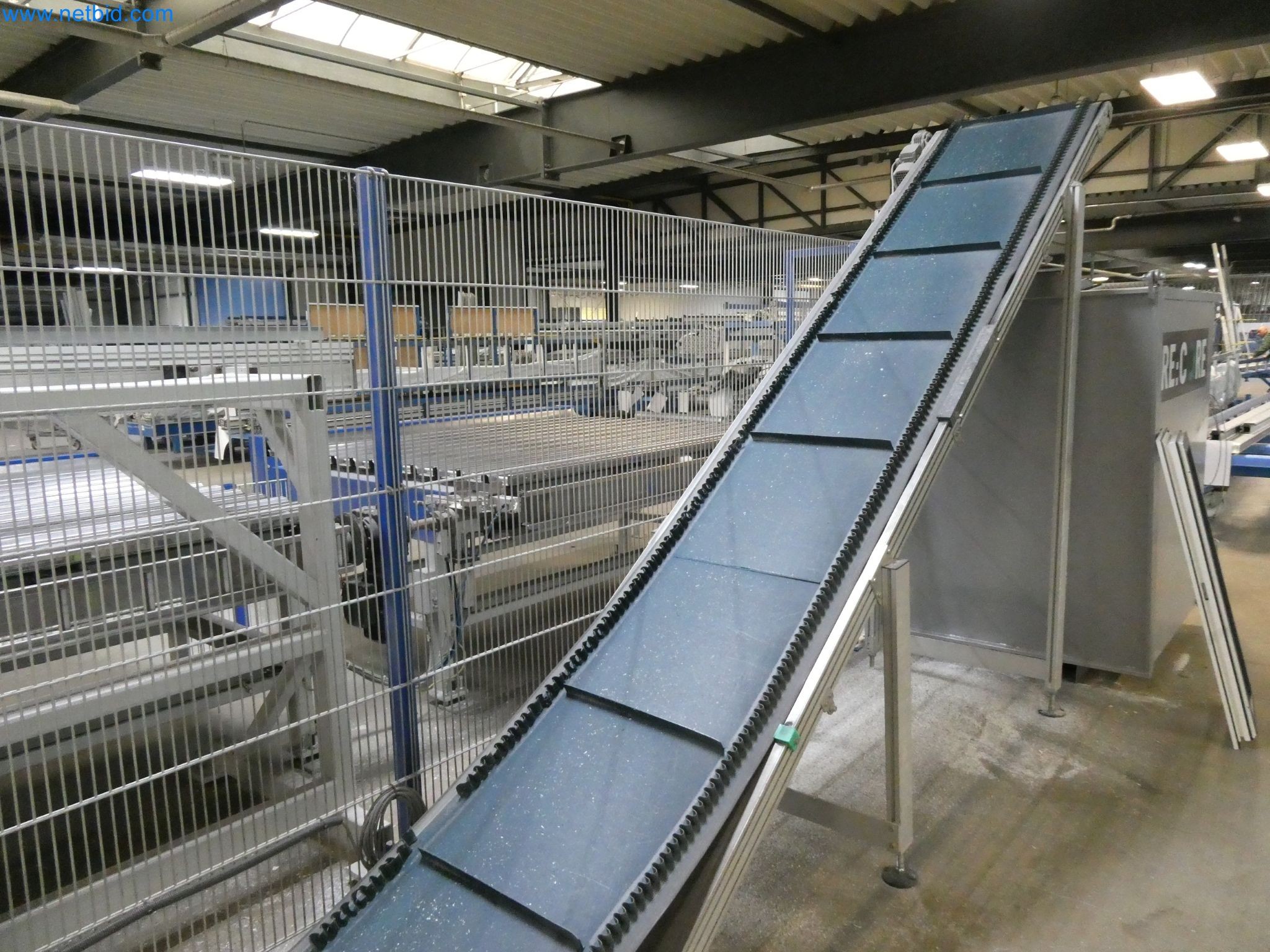 Machines pour la fabrication de fenêtres et de portes en plastique-16