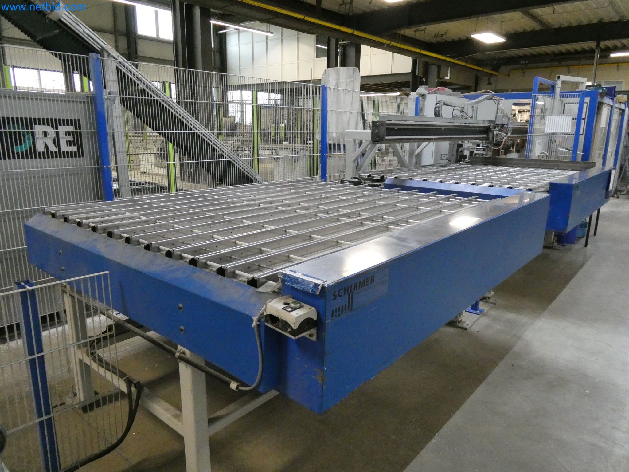 Machines pour la fabrication de fenêtres et de portes en plastique-1