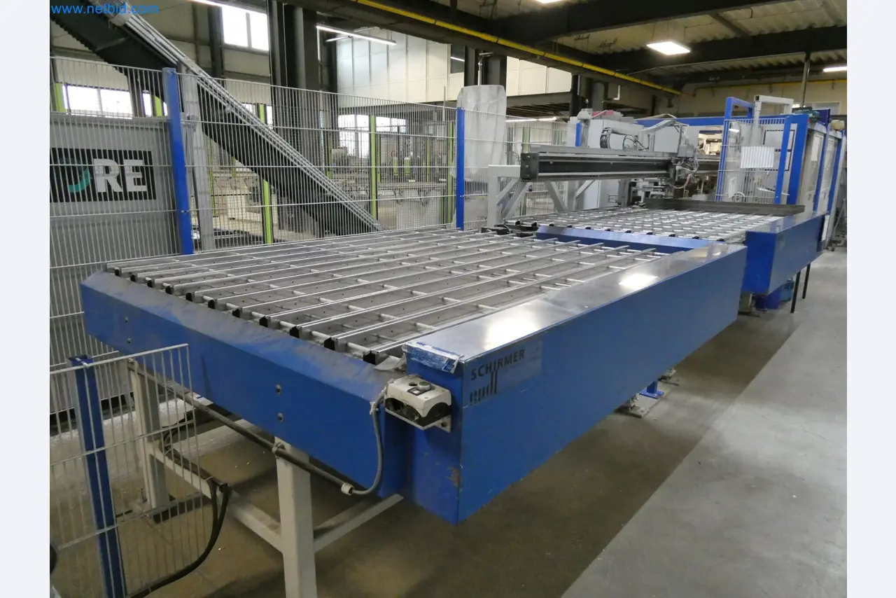 Machines pour la fabrication de fenêtres et de portes en plastique-1