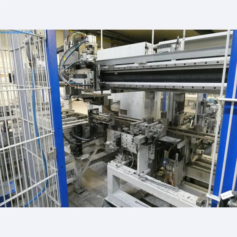 Machines pour la fabrication de fenêtres et de portes en plastique-23