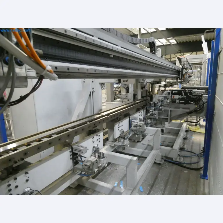 Machines pour la fabrication de fenêtres et de portes en plastique-24
