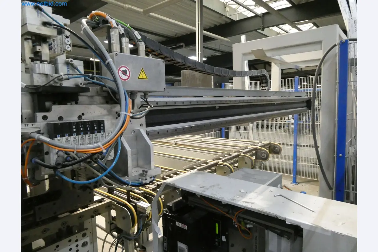 Machines pour la fabrication de fenêtres et de portes en plastique-27
