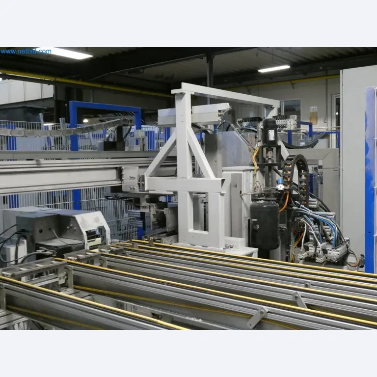 Machines pour la fabrication de fenêtres et de portes en plastique-28