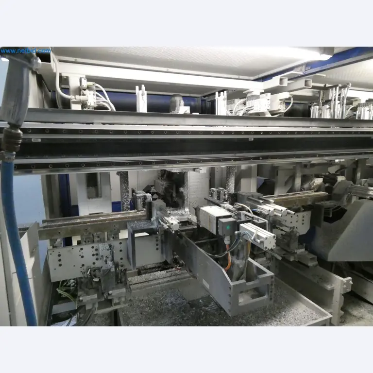 Machines pour la fabrication de fenêtres et de portes en plastique-4