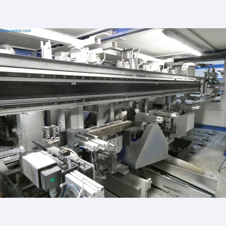 Machines pour la fabrication de fenêtres et de portes en plastique-5