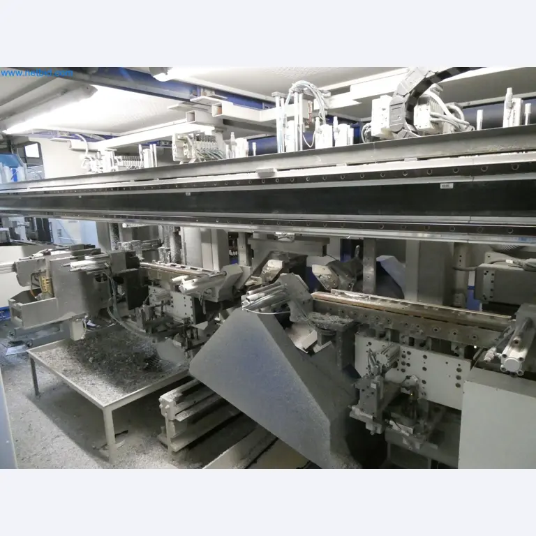 Machines pour la fabrication de fenêtres et de portes en plastique-6
