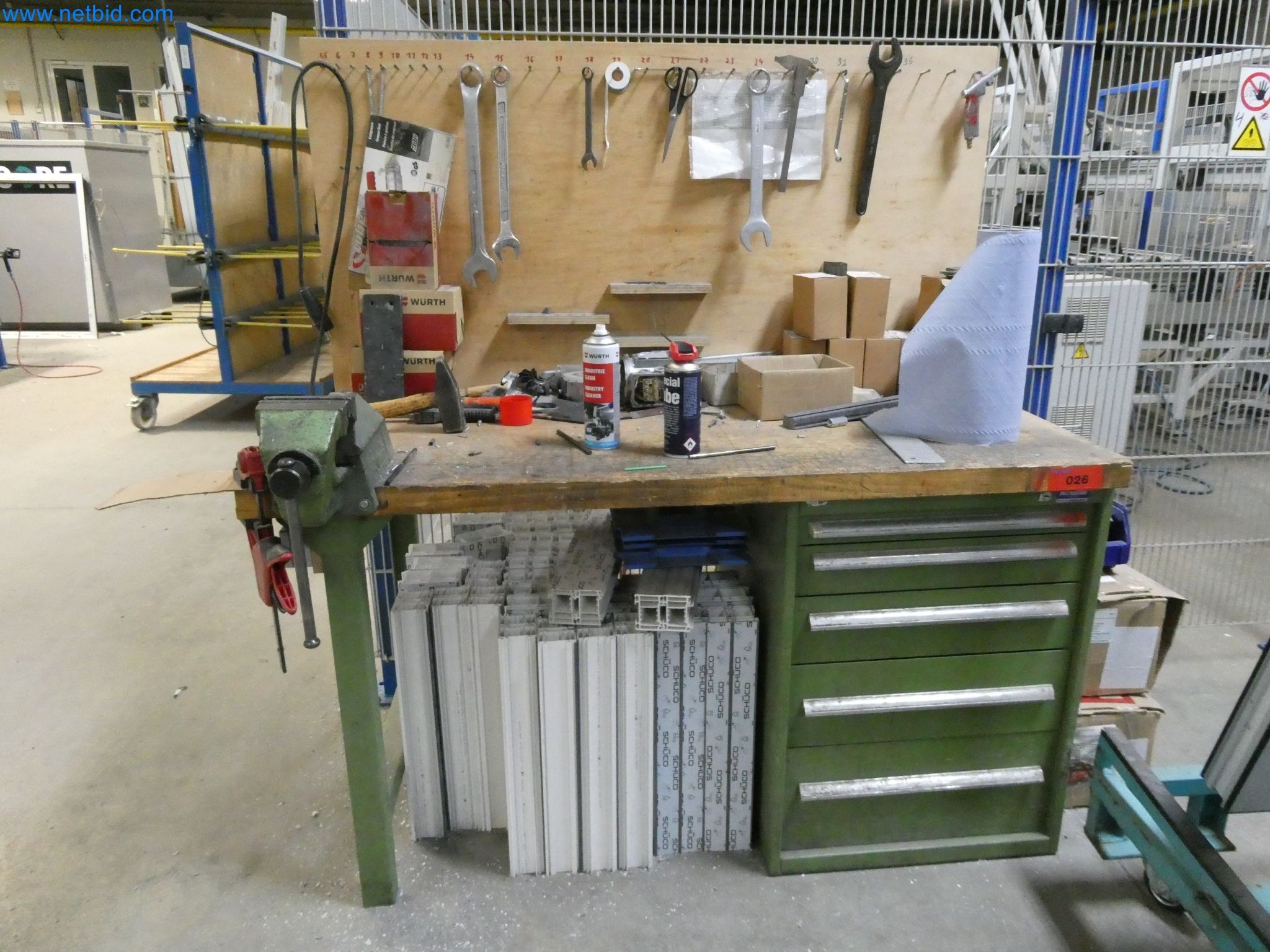 Machines pour la fabrication de fenêtres et de portes en plastique-7