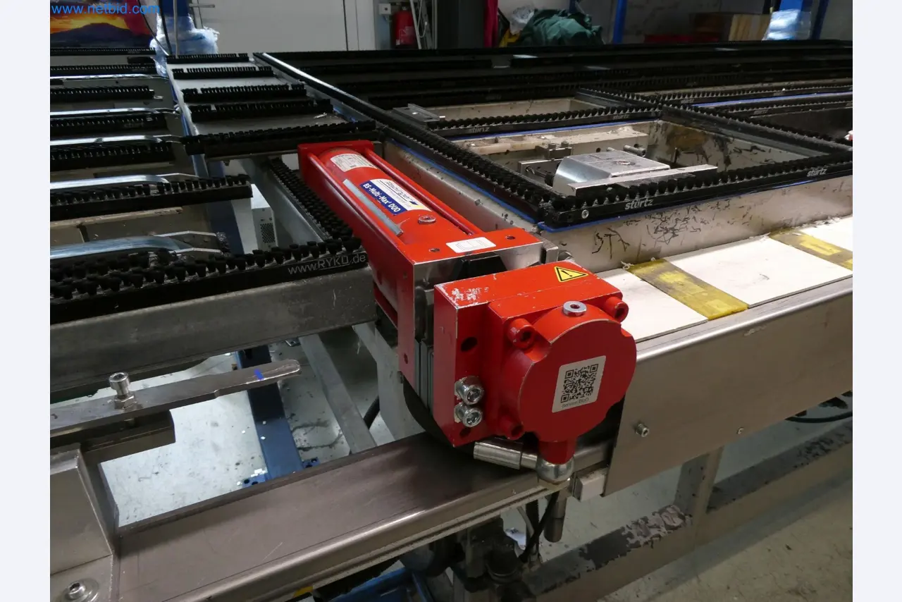 Machines pour la fabrication de fenêtres et de portes en plastique-13