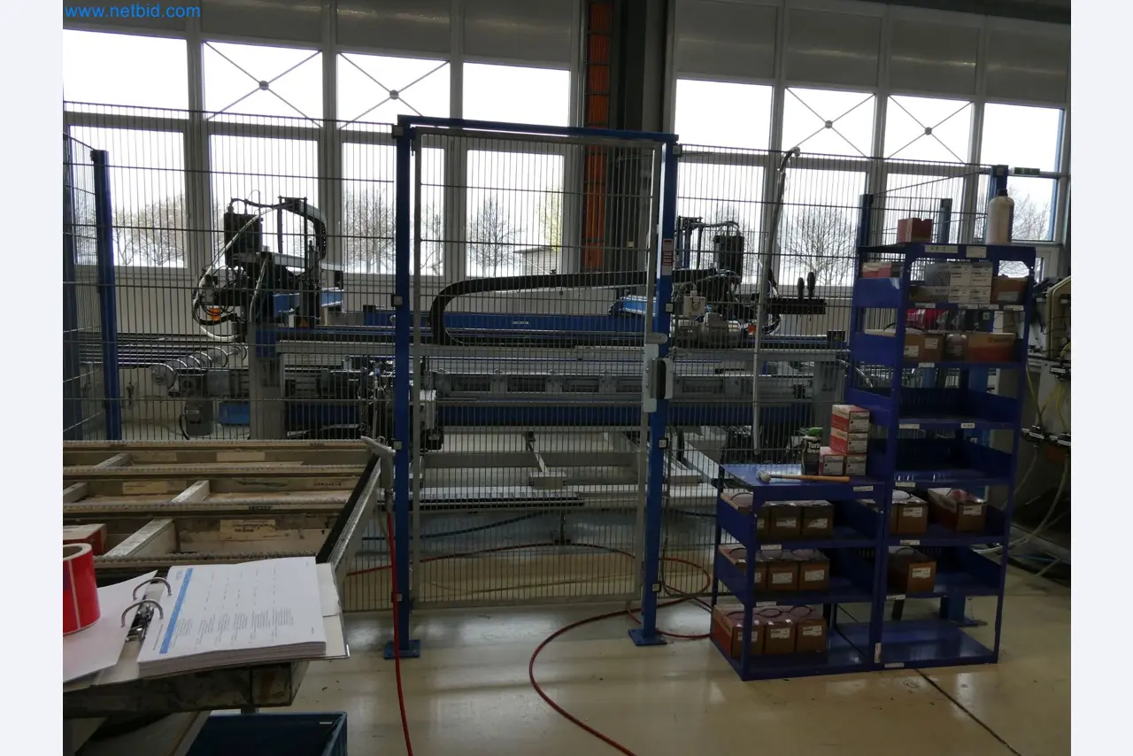 Machines pour la fabrication de fenêtres et de portes en plastique-14