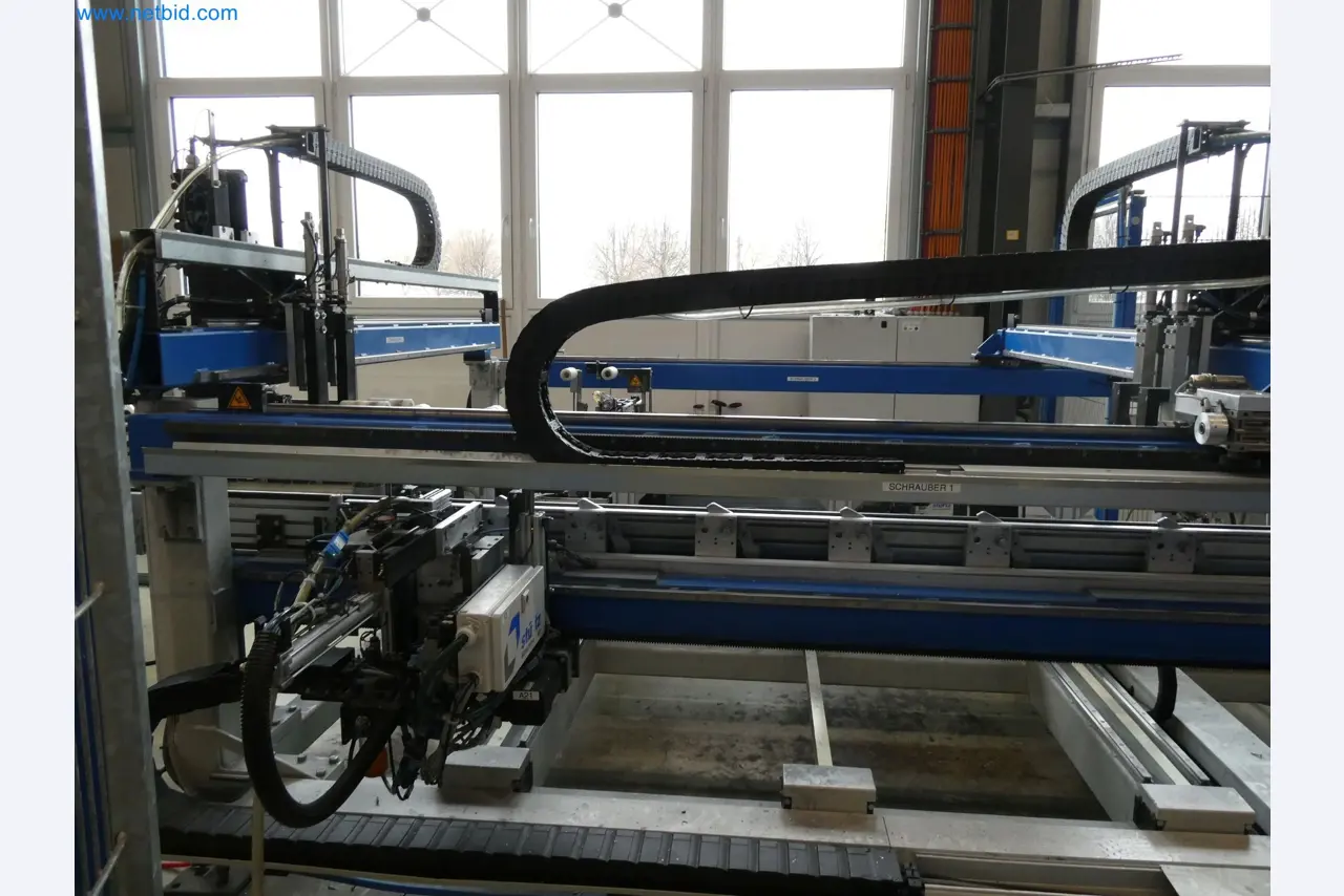 Machines pour la fabrication de fenêtres et de portes en plastique-15
