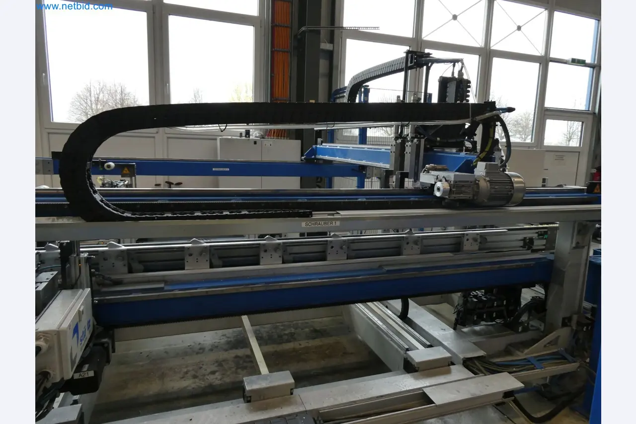 Machines pour la fabrication de fenêtres et de portes en plastique-16