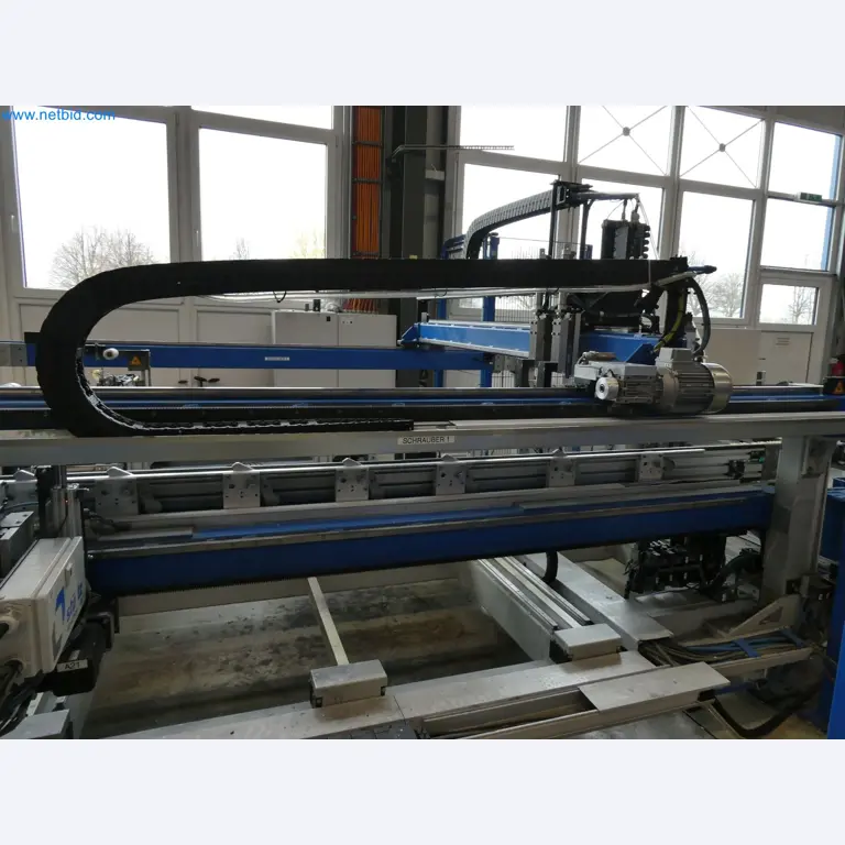 Machines pour la fabrication de fenêtres et de portes en plastique-16