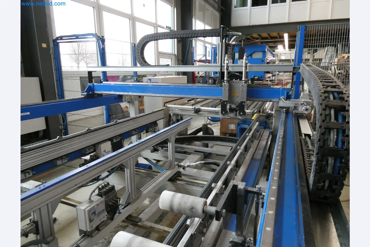 Machines pour la fabrication de fenêtres et de portes en plastique-17